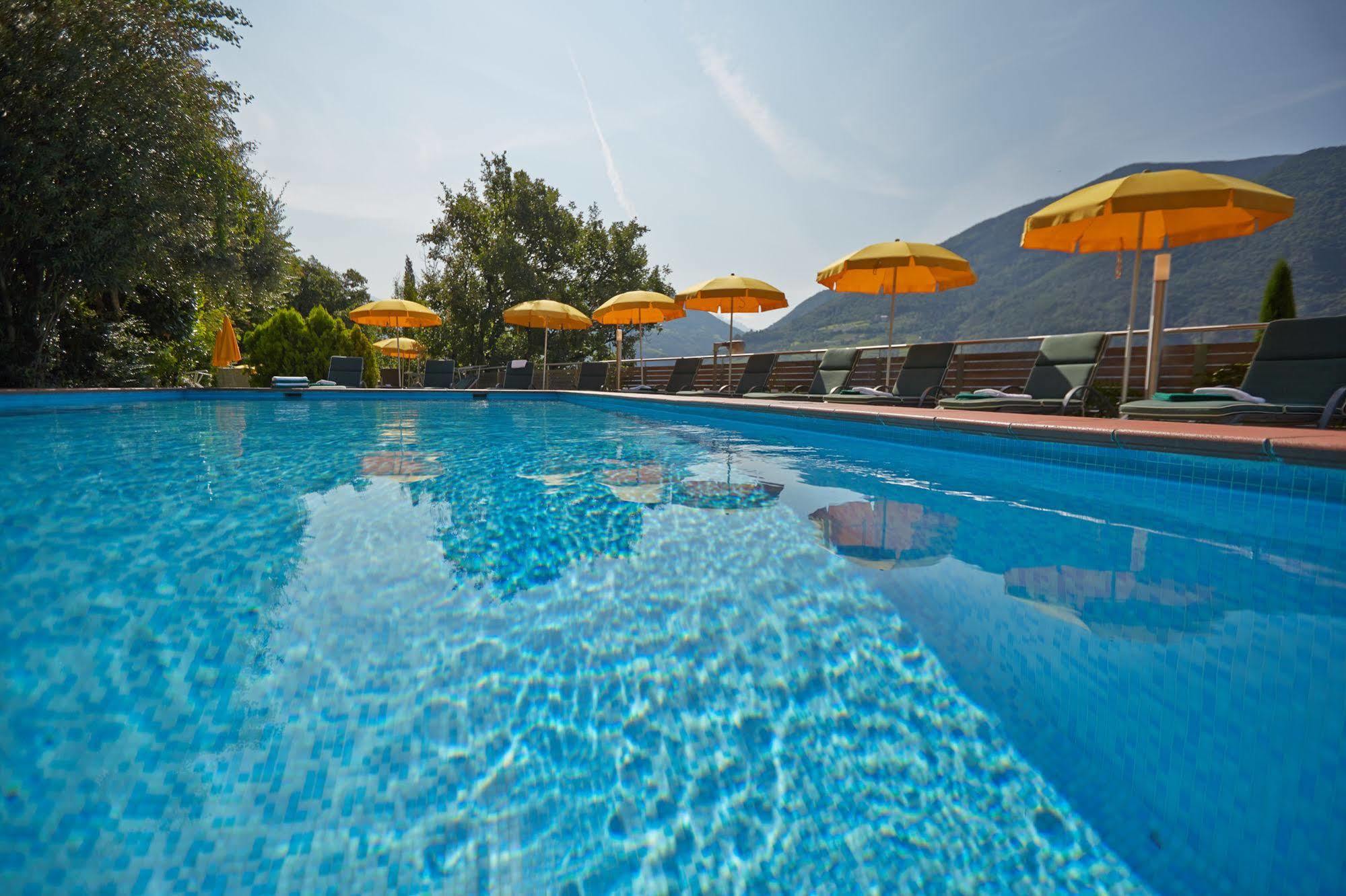 Hotel Eberle โบลซาโน ภายนอก รูปภาพ
